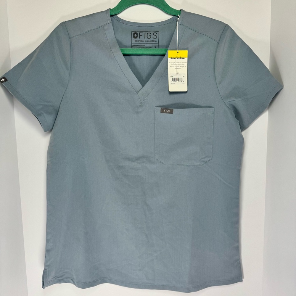NWT Figs Womens Small Catarina Dusty Blue Large One-Pocket Scrub Top Technical